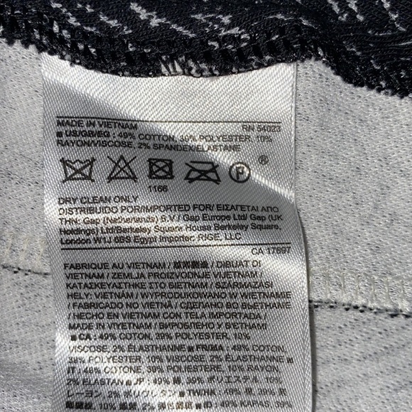 Banana Republic black flare skirt size 4 - Picture 7 of 7